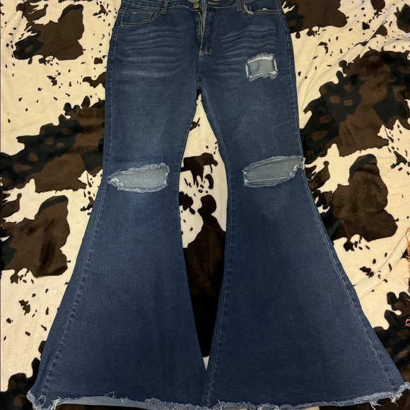 Flare Jeans - Picture 1 of 3